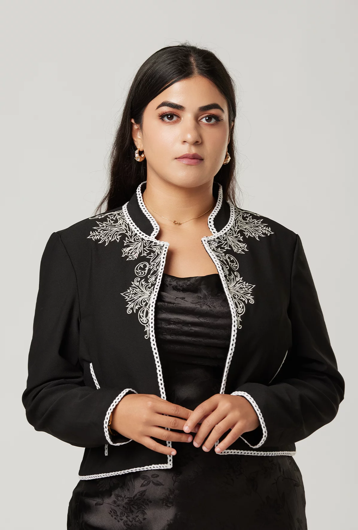 Embroidered Cropped Jacket - Black